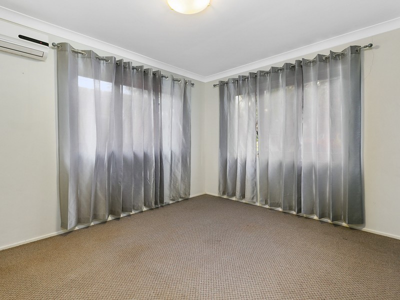 22 Dobbs Street, Holland Park West QLD 4121