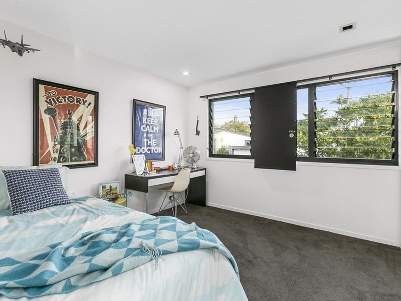 18 Shore Crescent, Bulimba QLD 4171