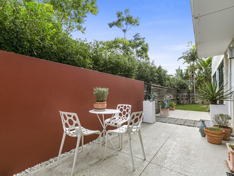 18 Shore Crescent, Bulimba QLD 4171