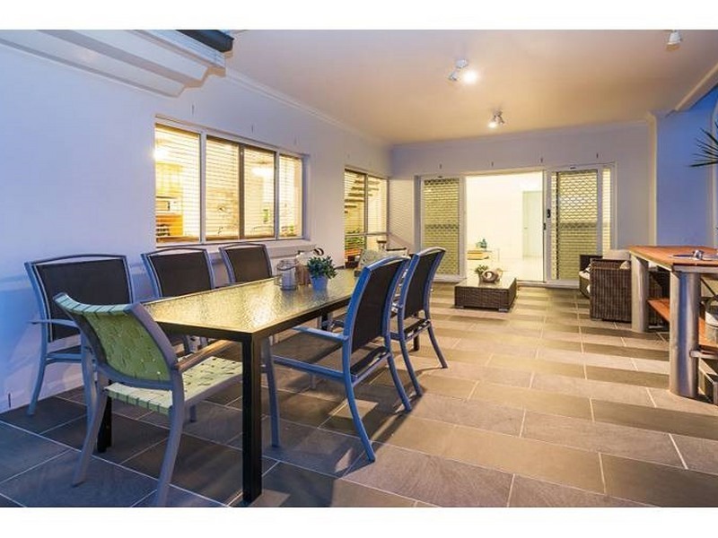 38 Woodland Street, Carindale QLD 4152