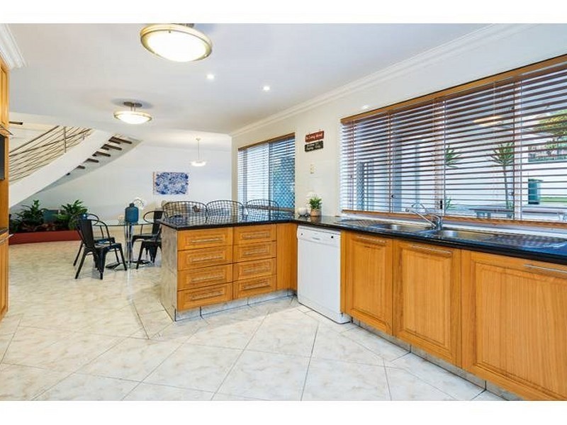 38 Woodland Street, Carindale QLD 4152