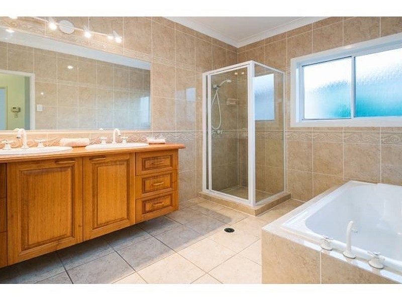 38 Woodland Street, Carindale QLD 4152