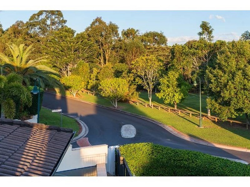 38 Woodland Street, Carindale QLD 4152