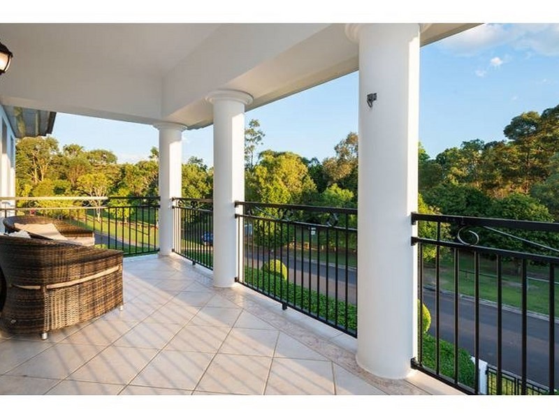 38 Woodland Street, Carindale QLD 4152