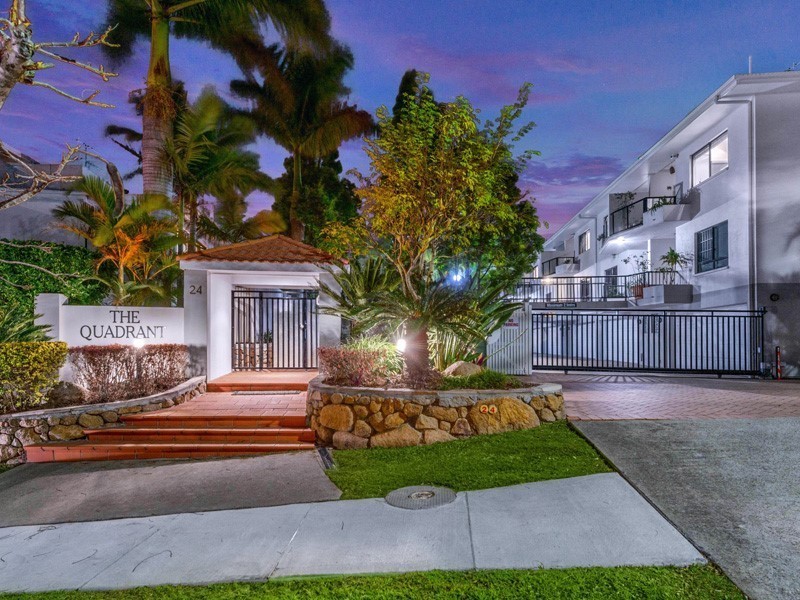 13/24 Philip Street, Hawthorne QLD 4171