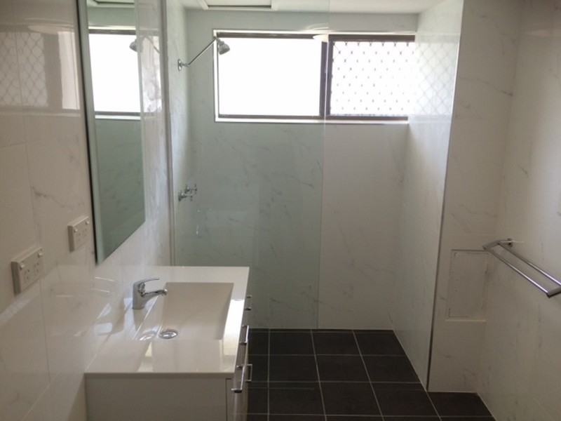 2/27 Pine Street, Bulimba QLD 4171