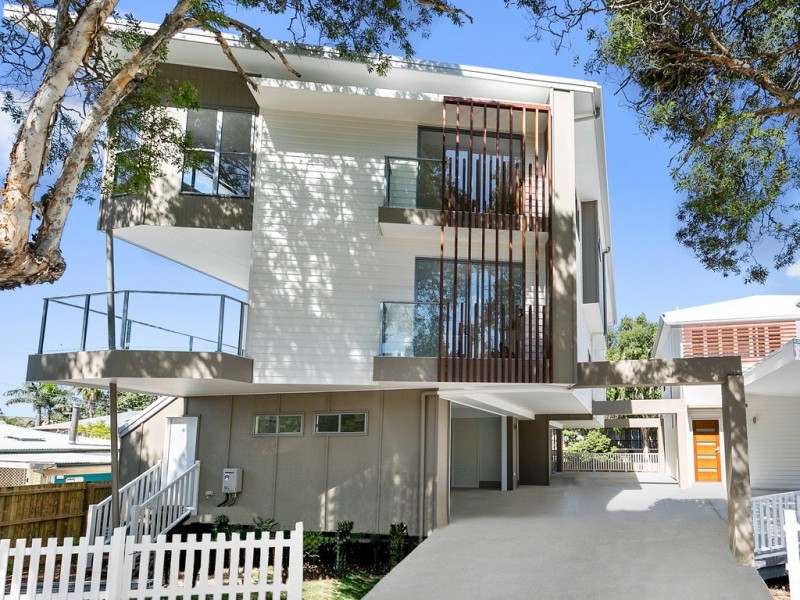 81 Riding Road, Hawthorne QLD 4171