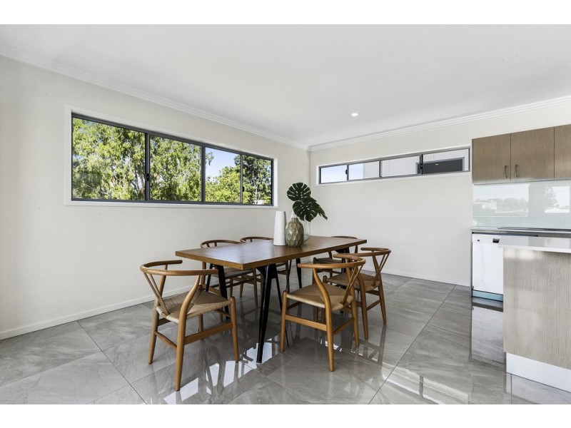 81 Riding Road, Hawthorne QLD 4171