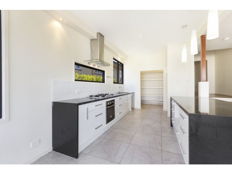 115 Bennetts Road, Norman Park QLD 4170