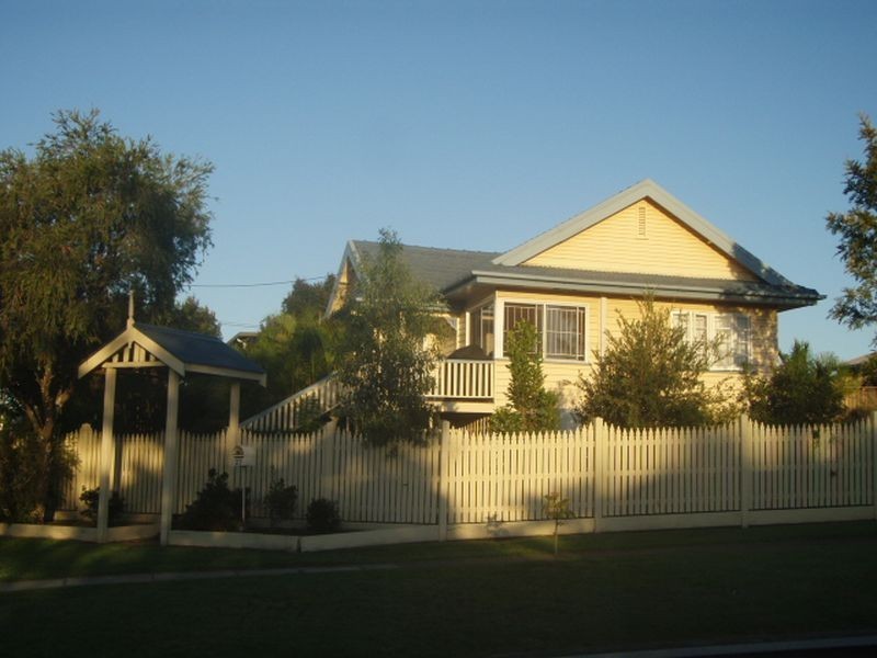 27 Eleanor Street, Carina QLD 4152