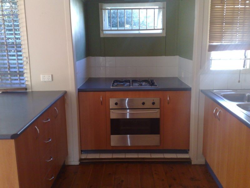 27 Eleanor Street, Carina QLD 4152