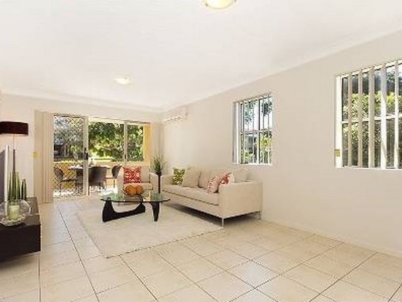 1/24 McLay Street, Coorparoo QLD 4151