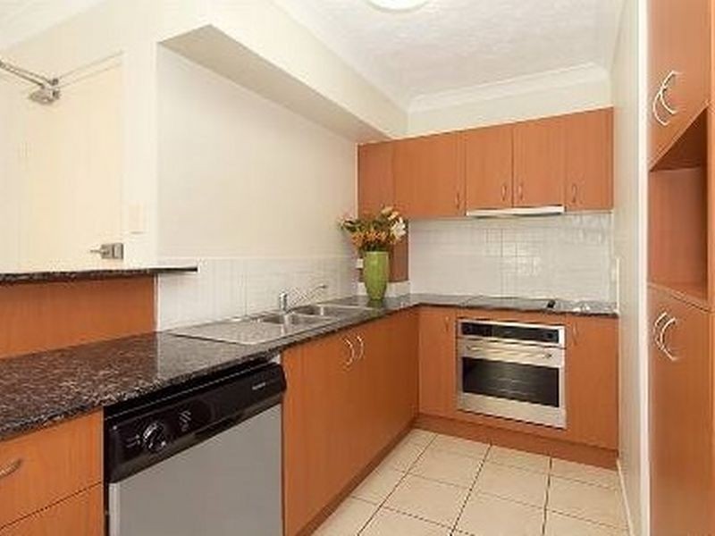 1/24 McLay Street, Coorparoo QLD 4151