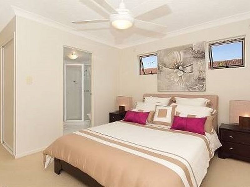 1/24 McLay Street, Coorparoo QLD 4151