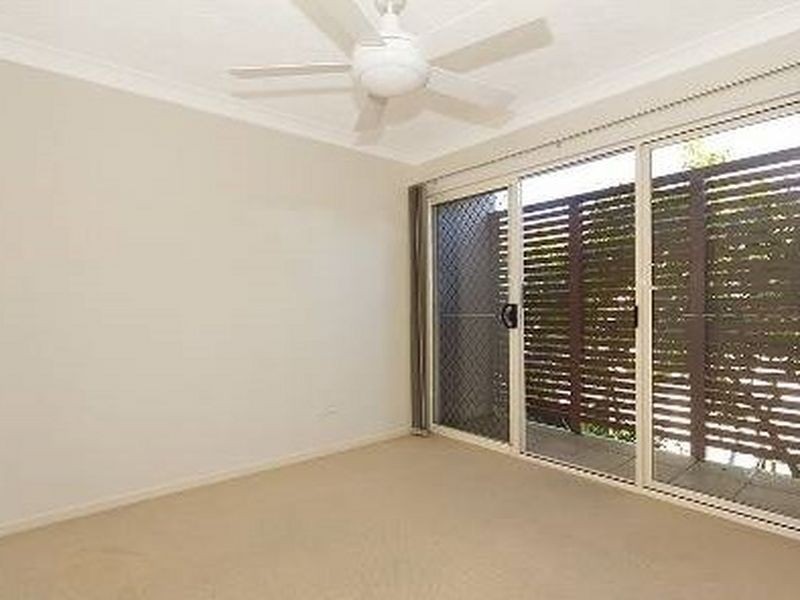 1/24 McLay Street, Coorparoo QLD 4151