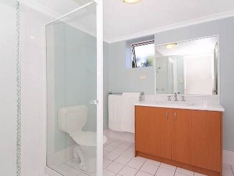1/24 McLay Street, Coorparoo QLD 4151