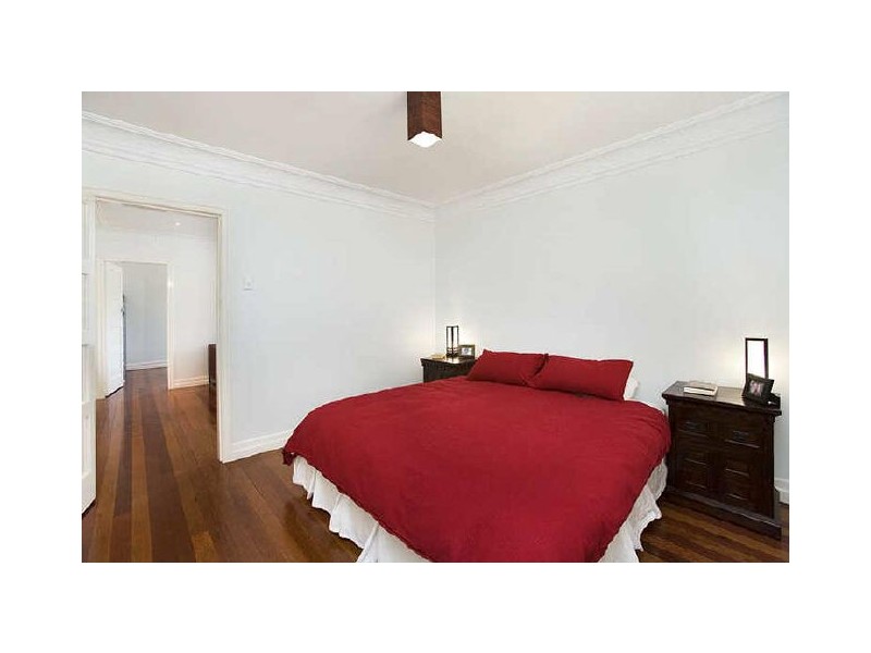 117 Macrossan Avenue, Norman Park QLD 4170