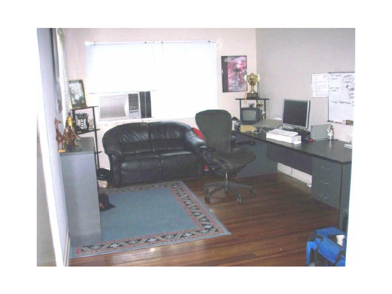 229 Agnew Street, Seven Hills QLD 4170