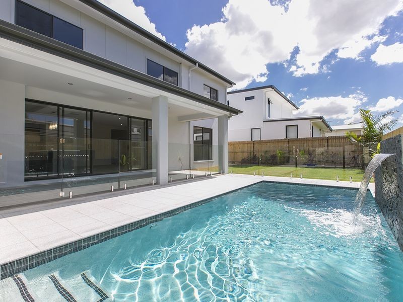 11 Bulimba Parade, Bulimba QLD 4171