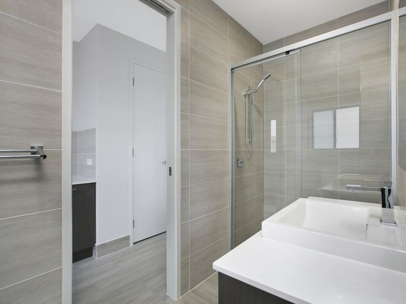 11 Bulimba Parade, Bulimba QLD 4171