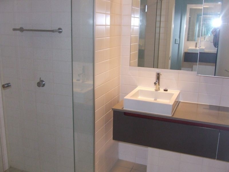 131/16 Waterline Crescent, Bulimba QLD 4171