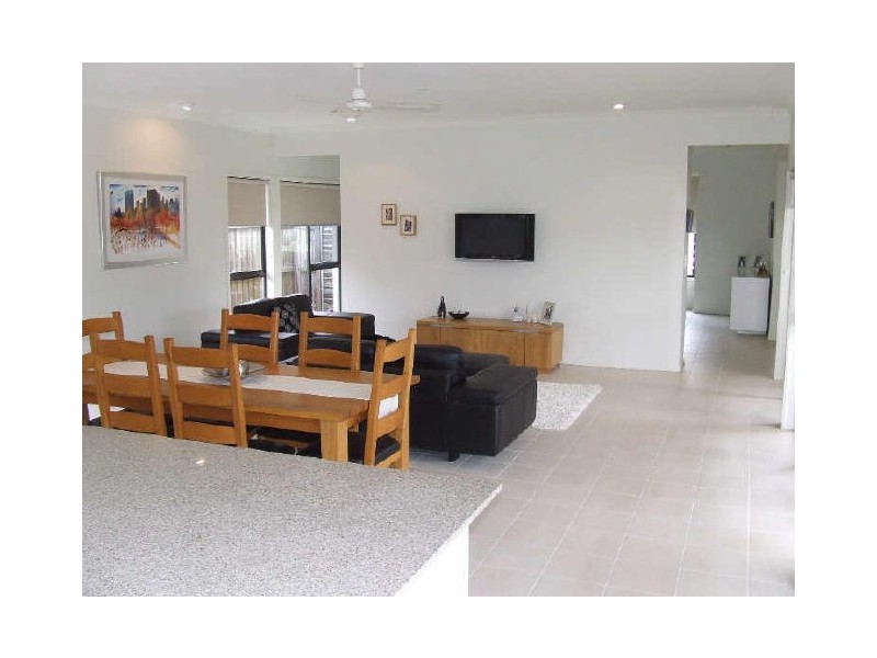 50 Mossvale Drive, Wakerley QLD 4154
