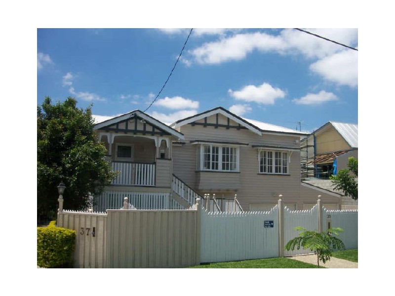 35 Virginia Avenue, Hawthorne QLD 4171