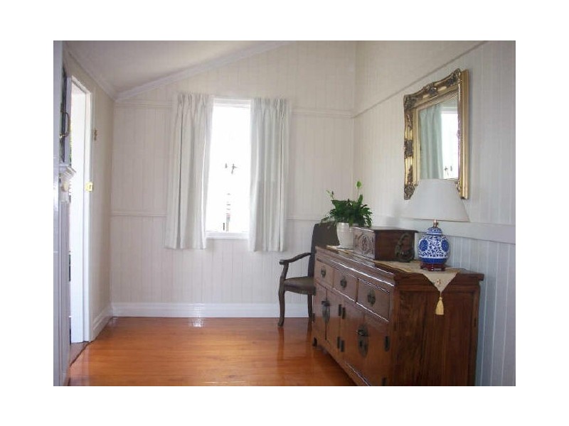 35 Virginia Avenue, Hawthorne QLD 4171