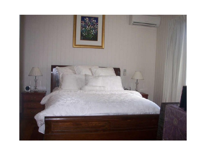 35 Virginia Avenue, Hawthorne QLD 4171