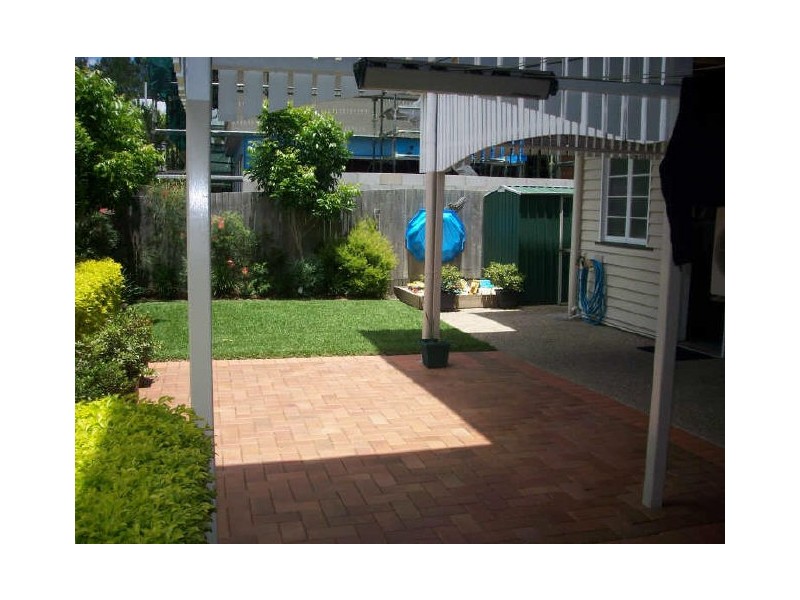 35 Virginia Avenue, Hawthorne QLD 4171