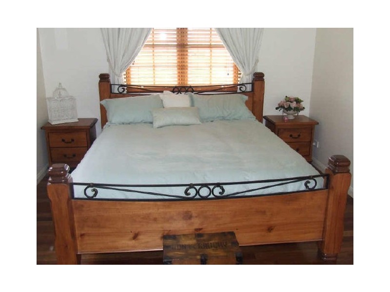 8 Norman Avenue, Norman Park QLD 4170