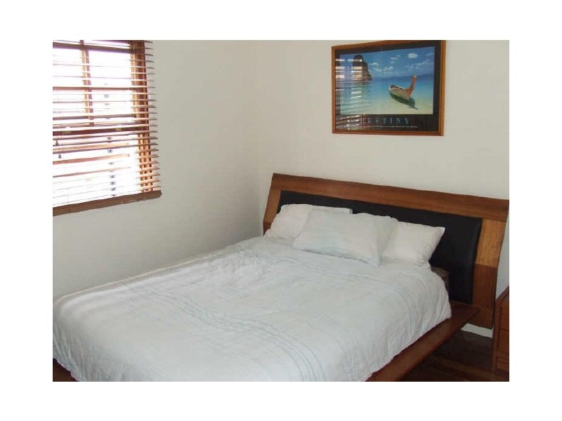 8 Norman Avenue, Norman Park QLD 4170