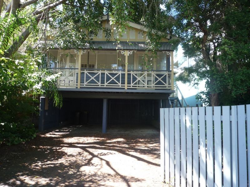 11 Eskgrove Street, East Brisbane QLD 4169