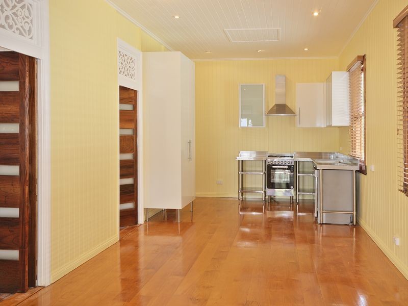 77 Gray Road, West End QLD 4101