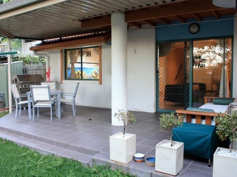 2/71 Miles Street, Hawthorne QLD 4171