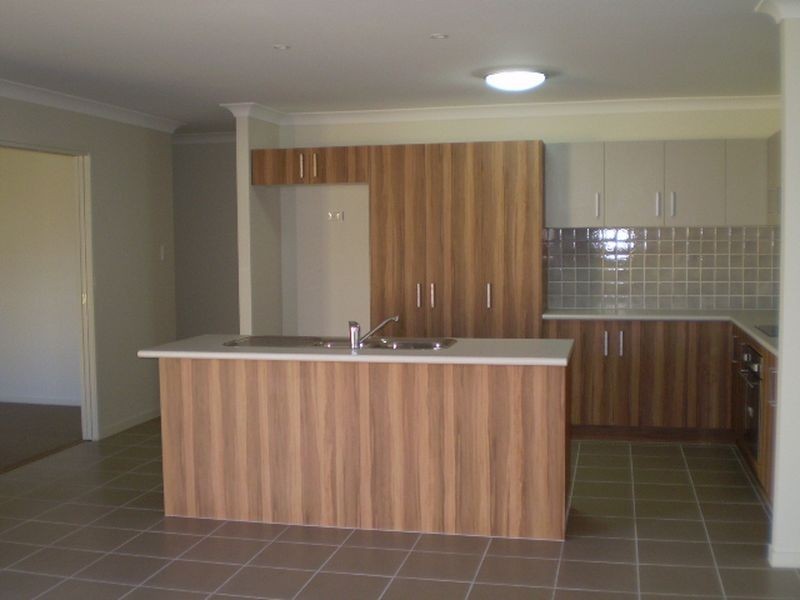 6 Ashmore Close, Marsden QLD 4132
