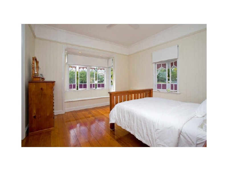 104 Elliot Street, Hawthorne QLD 4171