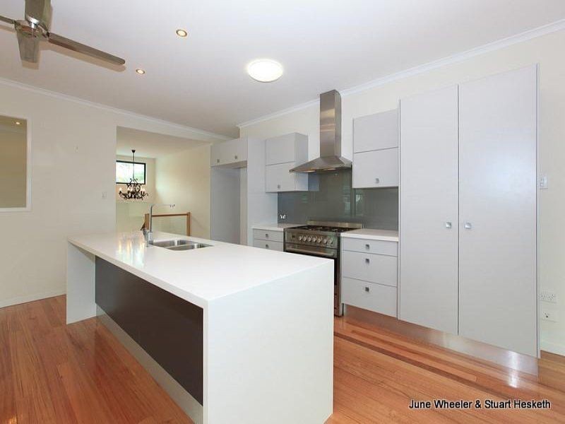 7 Yeates Street, Carindale QLD 4152