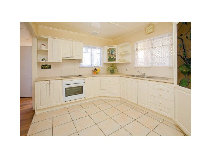 8 Meyrick Street, Cannon Hill QLD 4170