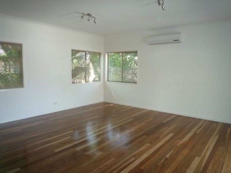 284 Wynnum Road, Norman Park QLD 4170