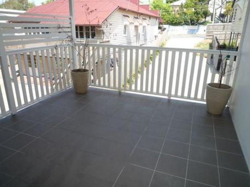 284 Wynnum Road, Norman Park QLD 4170