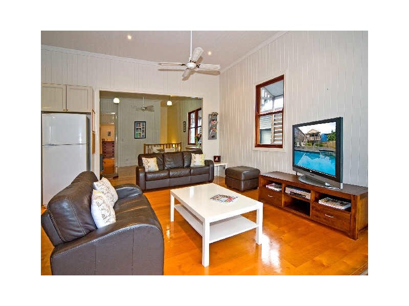 10 Govett Avenue, Hawthorne QLD 4171