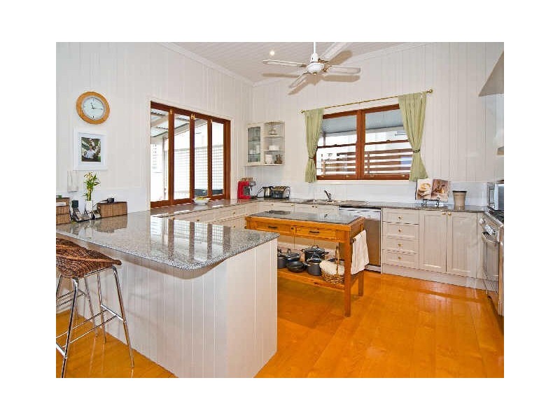 10 Govett Avenue, Hawthorne QLD 4171