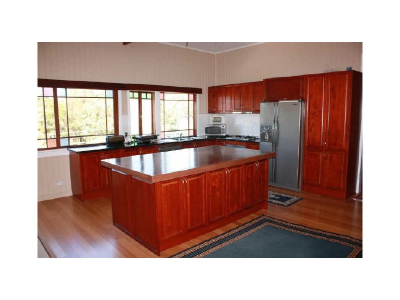 4 Waite Street, Norman Park QLD 4170