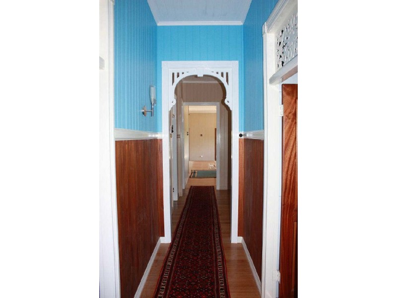 4 Waite Street, Norman Park QLD 4170