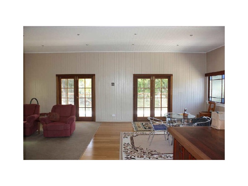 4 Waite Street, Norman Park QLD 4170