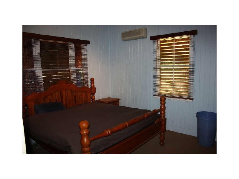 4 Waite Street, Norman Park QLD 4170