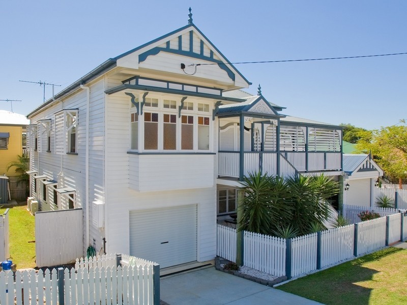 8 Aster Street, Cannon Hill QLD 4170