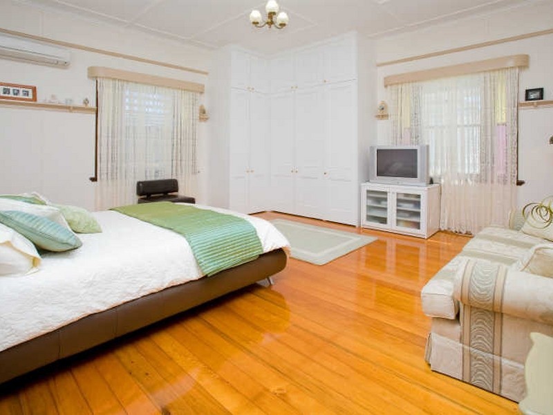 8 Aster Street, Cannon Hill QLD 4170
