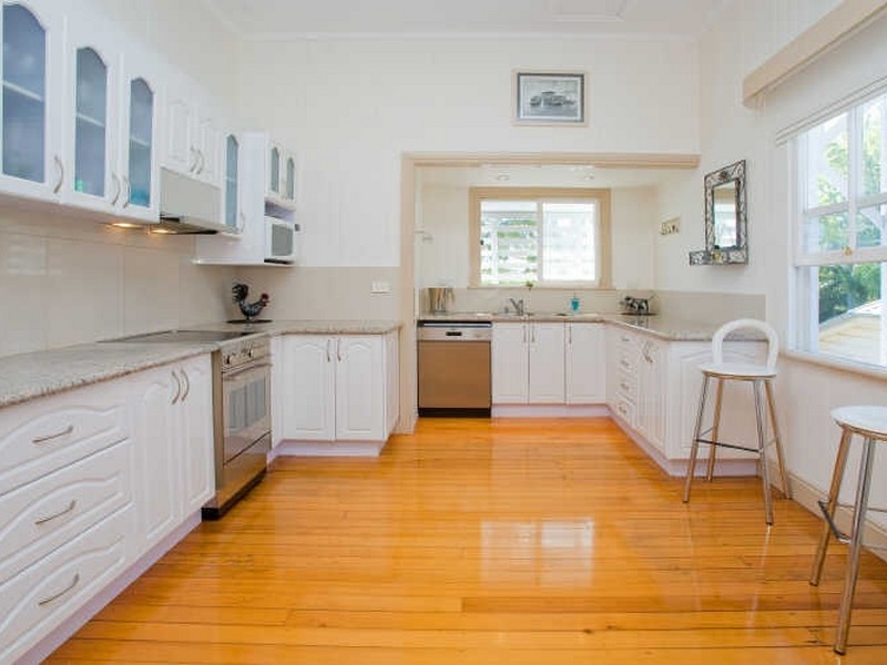 8 Aster Street, Cannon Hill QLD 4170
